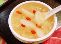 你知道银耳是怎样生长出来的吗?想让银耳生长原来只要这些条件!