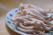 海鲜菇如果长白毛或者发霉还能吃吗？