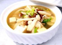 海鲜菇汤的做法，有哪些好处？