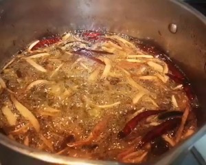 干野生鸡枞菌如何加工油