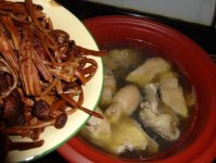 茶树菇炖鸡怎样炖好吃？吃茶树菇对身体的功效作用