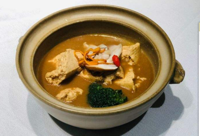 教你牛肝菌炖豆腐美味的做法
