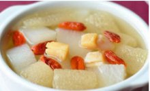 白萝卜竹荪汤的做法