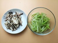 香菇可以和芹菜一起吃吗？