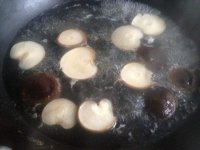 包香菇饺子 香菇要怎么处理？