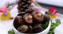 山药香菇炖鸡汤的做法