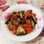 胡萝卜炒香菇的做法