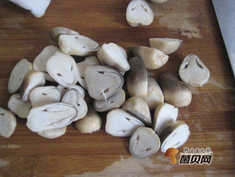 韭菜炒草菇的做法这样做很美味