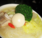 排骨炖白玉菇汤的做法
