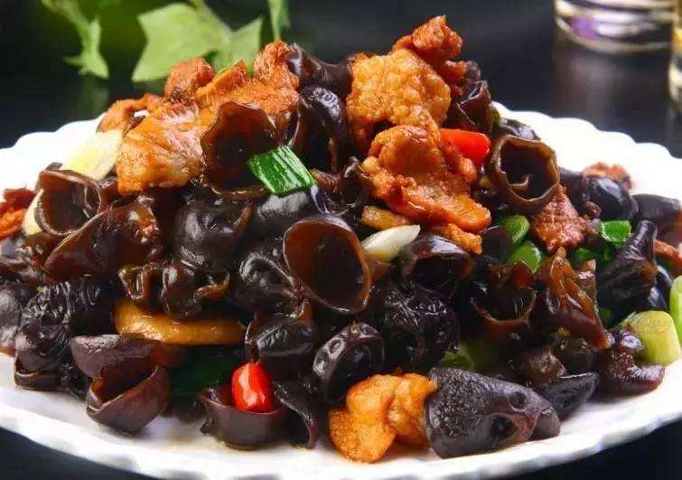 木耳炒什么好吃？与哪些食物相克？