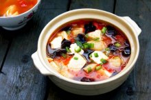 蘑菇木耳豆腐能一起煮汤吗