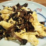 干榛蘑炒鸡蛋的做法-与众不同的炒鸡蛋