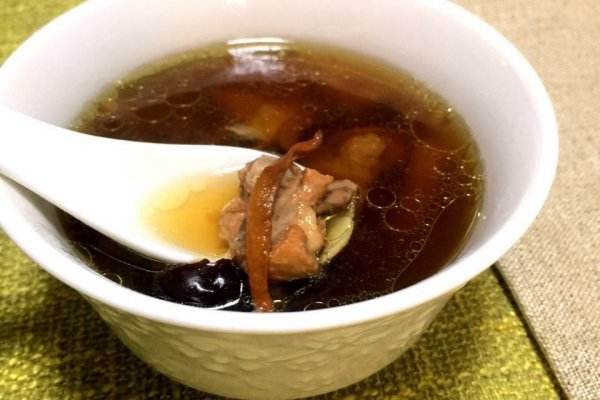 海参姬松茸炖鸡汤怎么做美味